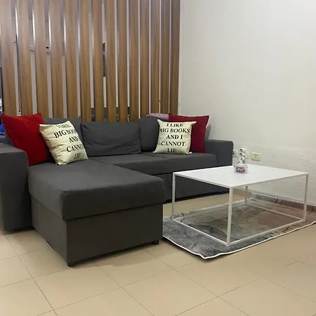 Chlo 4 * Tirana